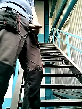 Pokazy przed seks kamerką na żywo – hornny_boy35