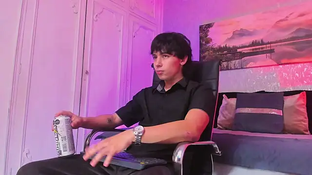 عرض كام Tyler_durten الجنسي المباشر