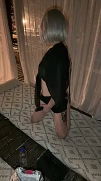 HOTLadyluna Секс шоу на живо пред камера