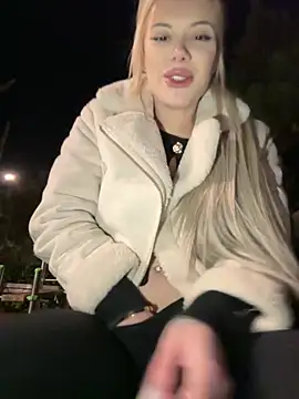 AlyssaFoxx_'s Webcam Show