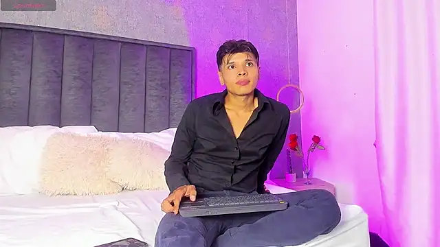 Alejandroo_Montenegro – Naživo kamerová sex šou 