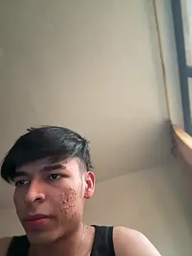 Seks show uživo modela The_Conquer na kameri