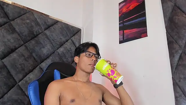 LiamKronn Live-seksikameraesitys