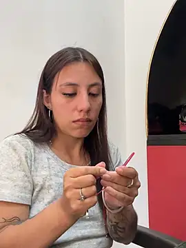 IvyDove Секс шоу на живо пред камера