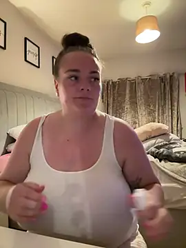 Show de cámara de sexo en directo de Bustygem_
