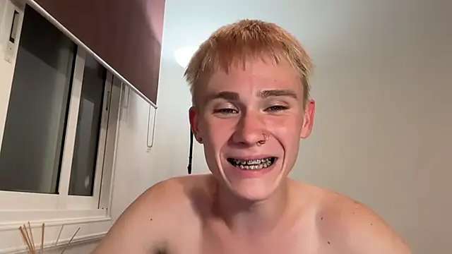 twiinknico's Live Sex Cam Show