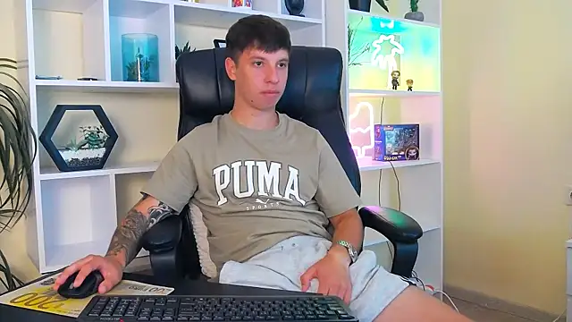 Pokazy przed seks kamerką na żywo – ThomasEdisonn