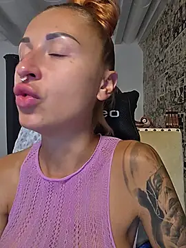 kylie_blck élő szexkamerás műsora