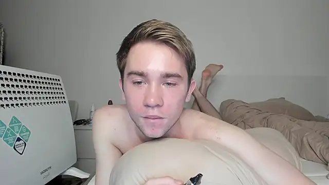 boris_beautifulass (M twink) - masturbate 5 minutes