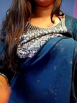 aditi_1 (Ask my age) - Oily boobs