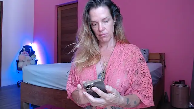 selenafitmusclemommy - Selenafitmusclemommy's free webcam - UK Sex Cams