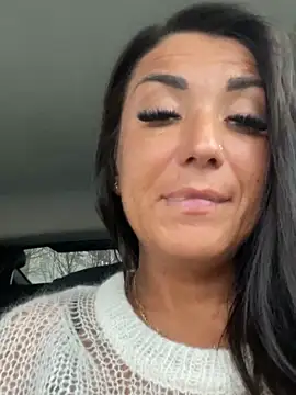 ruslanaxx (F milf) - Squirt inncar in pablick car parking mal