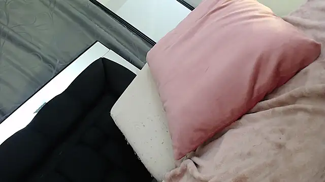 isabela_cameron_vn (F young) - Dildo in my ass