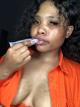 anaelle24 (F young) - SQUIRT