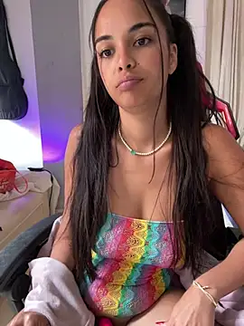 gabyaridi (F young) - Plug in ass 😈