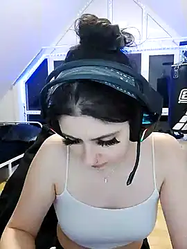 Gamergirl-Linela