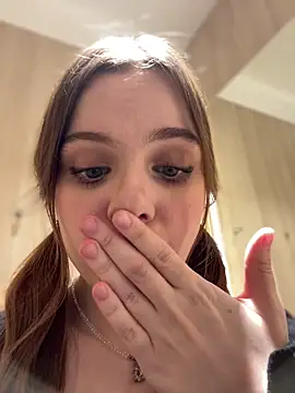 luna__mur (F teen) - my hungry pussy wants fingeris inside