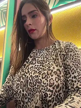 mau_white (F milf) - Make my pussy vibrate in public