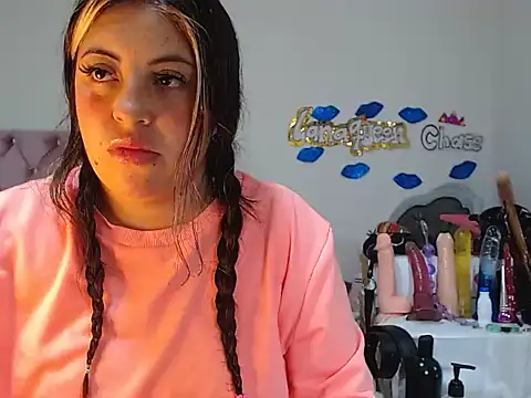 lanaqueen699 (F young) - suck dildo deep , spit ahegado moans