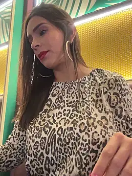 mau_white (F milf) - Make my pussy vibrate in public