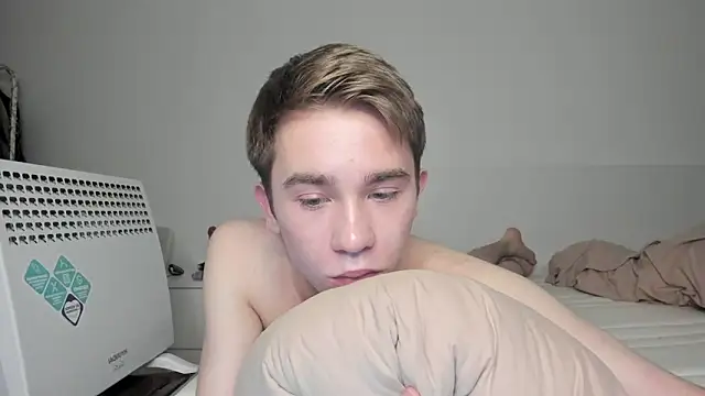 boris_beautifulass (M twink) - fuck my ass dildo