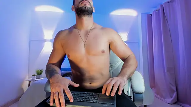 chrisblakee (M young) - cumshow