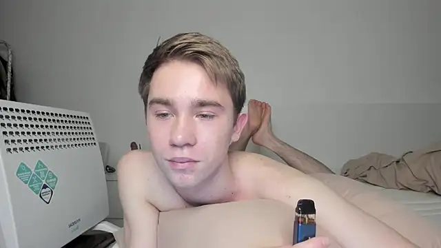 boris_beautifulass (M twink) - fuck my ass dildo