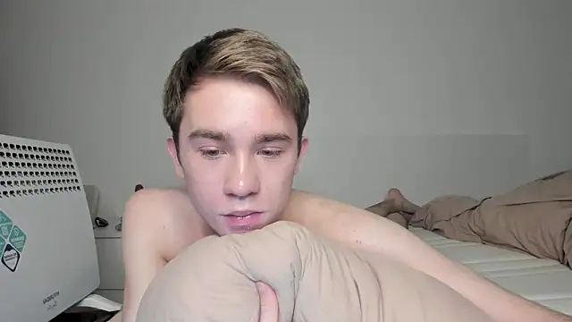 boris_beautifulass (M twink) - fuck my ass dildo