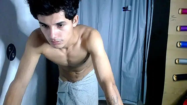 freddy_romas (M twink) - show cum