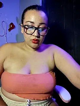 hornyalexxa - Hornyalexxa's free webcam - UK Sex Cams