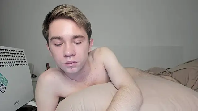 boris_beautifulass (M twink) - fuck my ass dildo