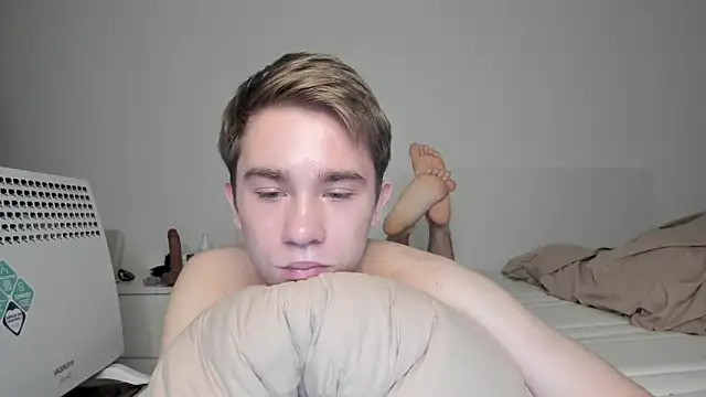 boris_beautifulass (M twink) - fuck my ass dildo