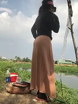 elonkate (F young) - Masturbation in the fishing spot with 👅