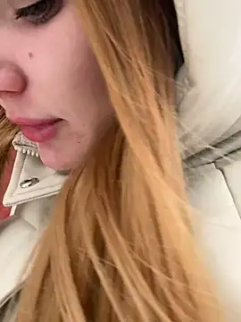 ammyhot (F young) - Spank pussy 10👏