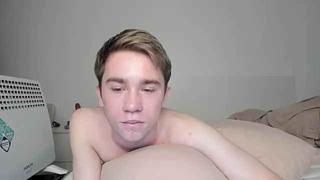 boris_beautifulass (M twink) - fuck my ass dildo