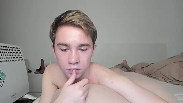 boris_beautifulass (M twink) - fuck my ass dildo