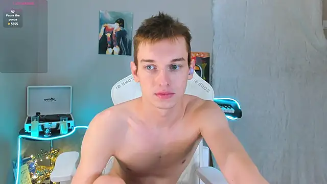 4ever_dude (M twink) - Fingering for 3 mins