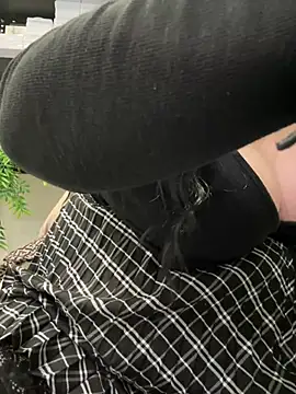 vladawhite (F young) - RISKY FINGERS PLAY WITH PUSSY AT WORK💖