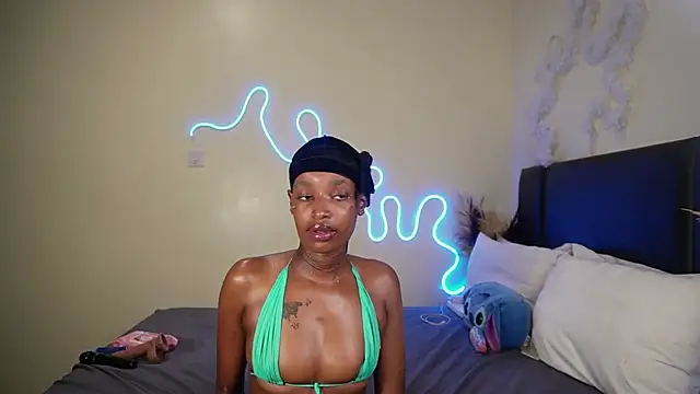 nia_bell (F teen) - STRIP NAKED