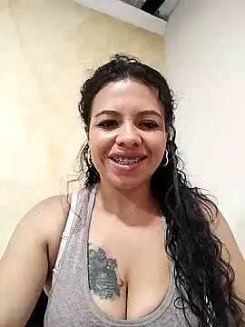 Ariana-07 from StripChat is Freechat