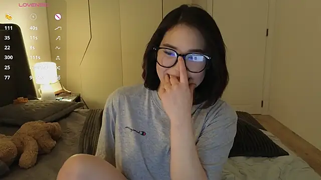 ki_mi (F teen) - bend over and tease