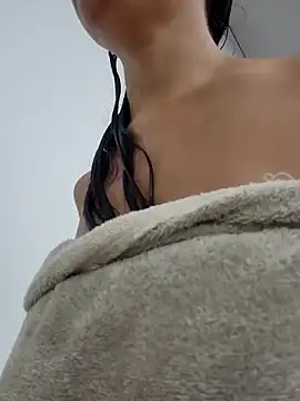 sofia_mcflury (F teen) - Play with my TITS 🍒 MIL 💦