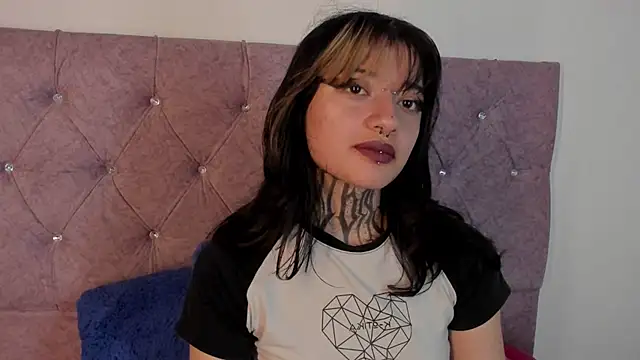 zaafiro_ - Zaafiro_'s free webcam - UK Sex Cams