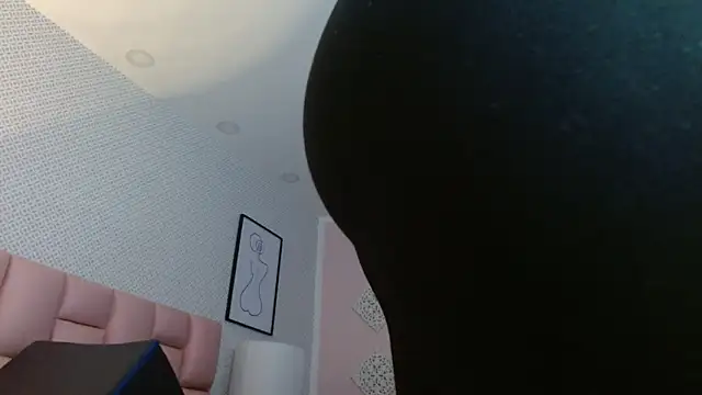 fernanda_liie (F young) - one finger ass