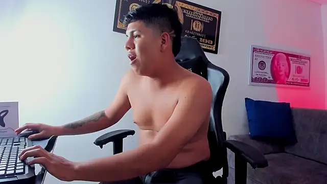 jackson_perez_ (M twink) - Show me your cock make me vibrate