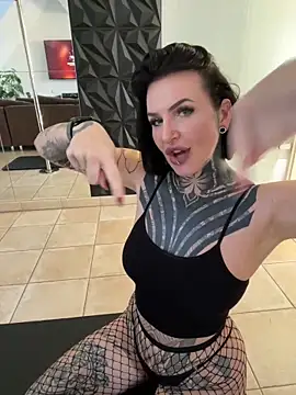 inkedbiitch (F young) - Day HI to my new Boobs 💥🤣