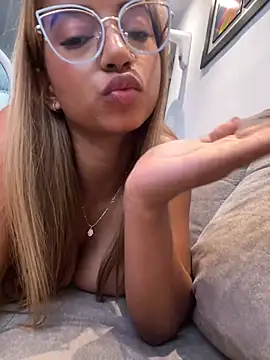 belaa_1 (F young) - Make me all naked and show pussy🥒💦