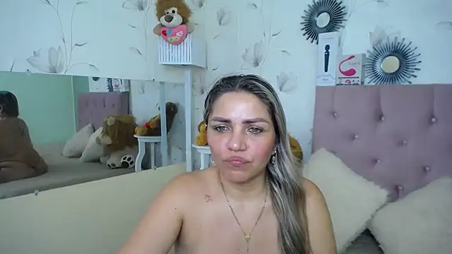 cum_bigass - Cum_bigass's free webcam - UK Sex Cams