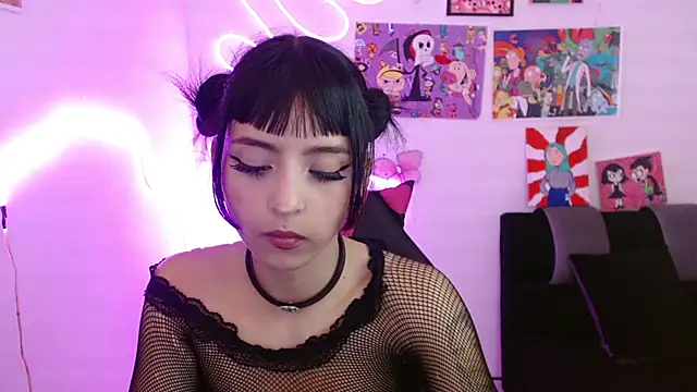 kind_scarlett (F teen) - Sensual dance and show tits