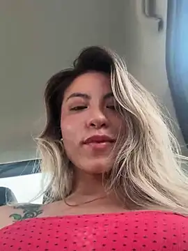 karen_san_miguel (F young) - Tits outside at Uber 🤫